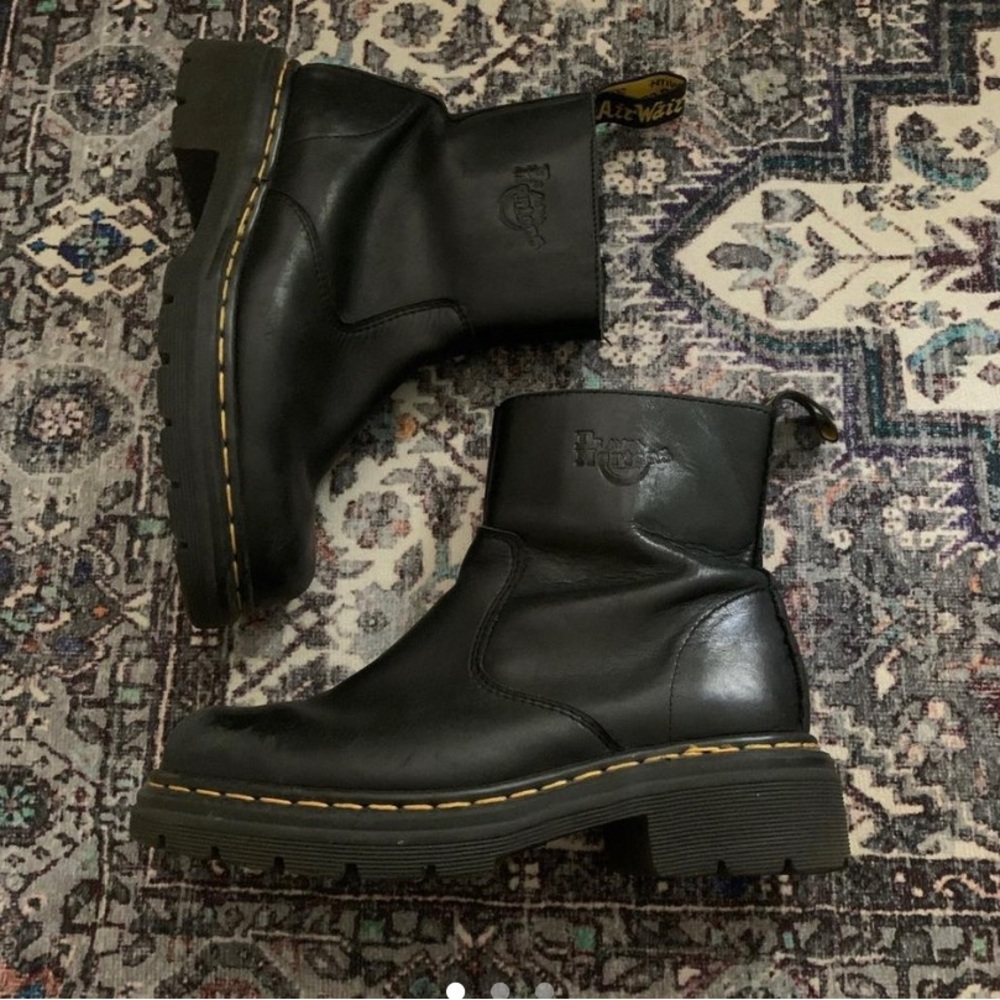 VINTAGE Dr. Martens Black Chelsea Boots